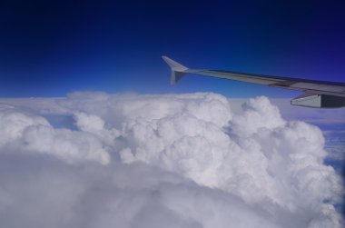 bulutlar üzerinde sky uçak ile