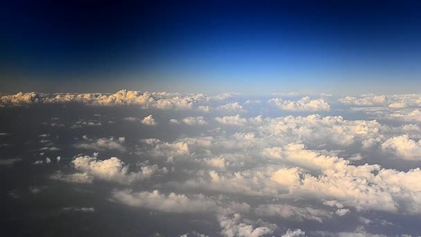 Облака во время полета — стоковое видео