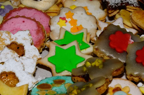 Colorful biscuits at christmas — Stock Photo, Image