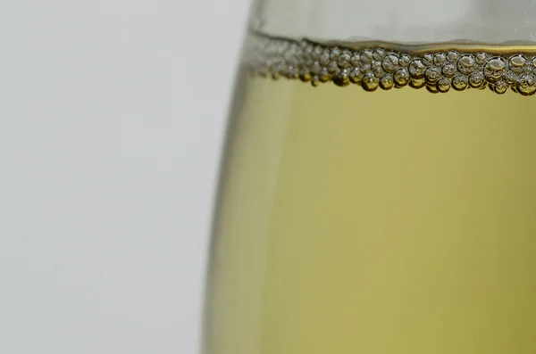 Glas med champagne på bröllopet — Stockfoto