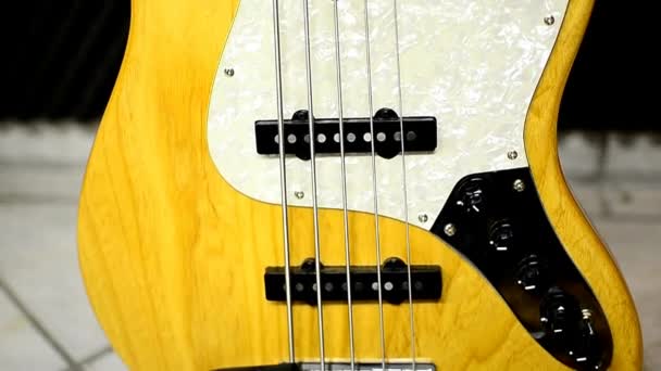 Vista de guitarra Bass — Vídeo de stock