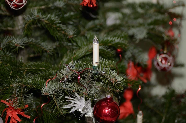 圣诞树上的蜡烛灯 — 图库照片