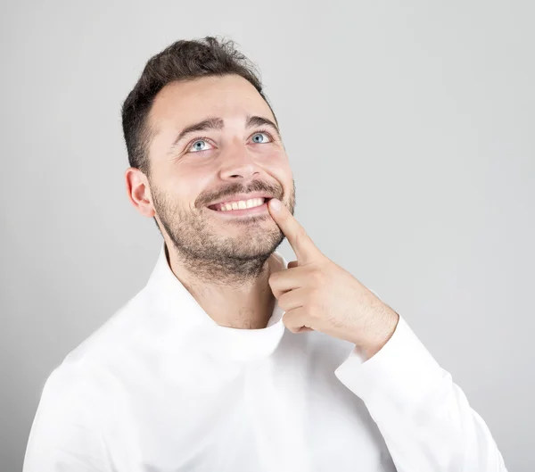 Retrato de Homem Atraente Feliz Sorrindo — Fotografia de Stock