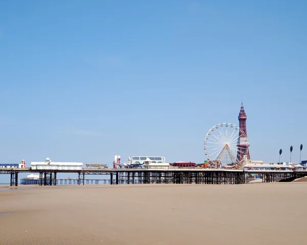 Mittelpier — Stockfoto