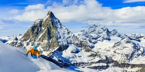 Ski Homme Sur Neige Poudreuse Fraîche Avec Cervin Arrière Plan — Photo