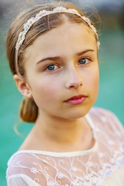 Portrait of lovely fashion girl — Stock Photo, Image