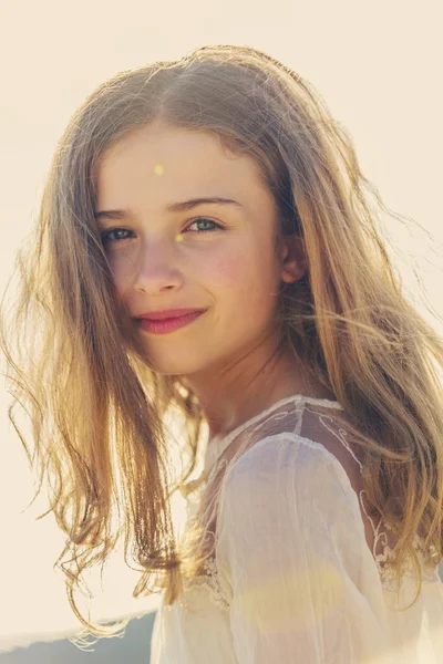 Summer joy - Portrait of beautiful young girl — Stock Photo, Image