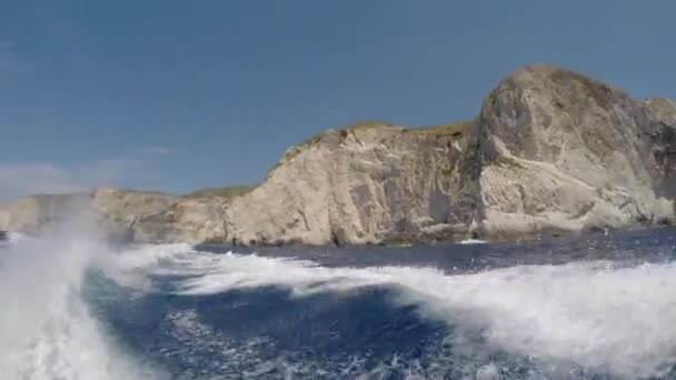 Закинф, Греция - морской круиз в голубые пещеры — стоковое видео