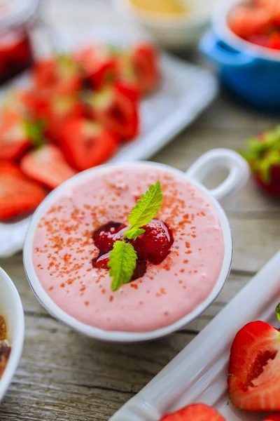 Strawberries - fresh strawberries in the kitchen — Stock Photo, Image