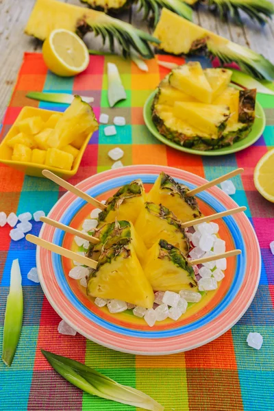 Pineaple - lekkernijen met ananas — Stockfoto
