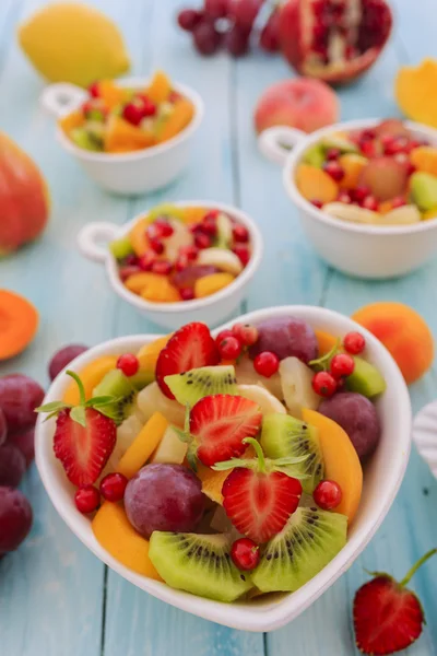 Salada de frutas - dieta, café da manhã saudável, conceito de perda de peso — Fotografia de Stock