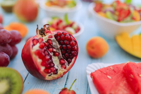 Früchte - Ernährung, gesundes Frühstück, Gewichtsreduktionskonzept — Stockfoto