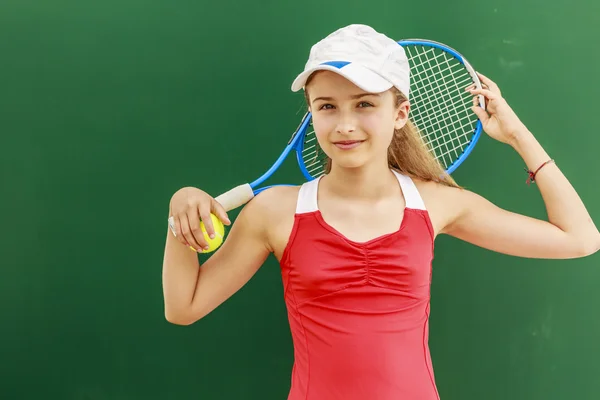 Jong meisje tennisser — Stockfoto