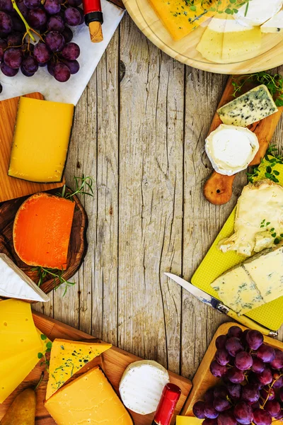 Different types of cheese — Stock Photo, Image