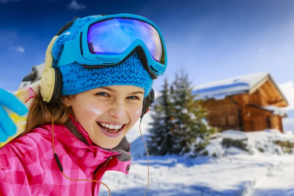 Mädchen genießen den Winter — Stockfoto