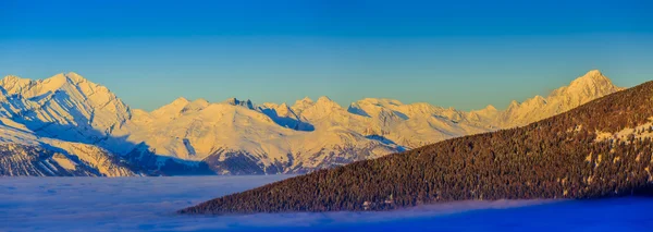 Winter landscape in Swiss Alps — Stock Photo, Image