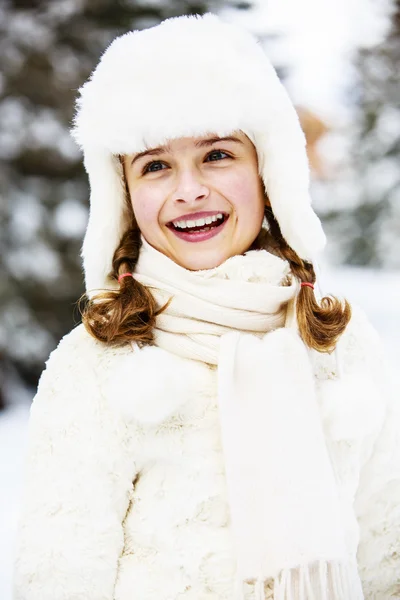 Dívka líbí zima — Stock fotografie
