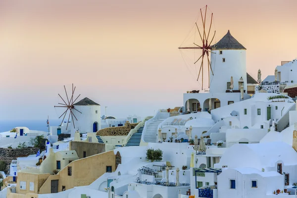 Oia ao pôr-do-sol bonito — Fotografia de Stock