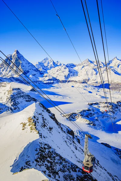 Skipisten in den italienischen Alpen — Stockfoto