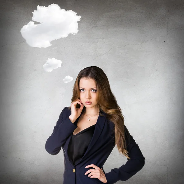 Femme d'affaires avec nuage blanc — Photo