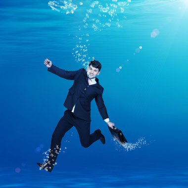 Suda batan işadamı