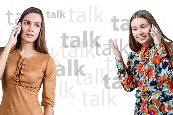 Jeunes femmes parlant au téléphone — Photo