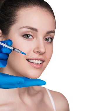 Genç kadın kozmetik enjeksiyon Başlarken