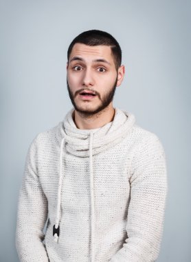 Genç yakışıklı adam şaşırttı