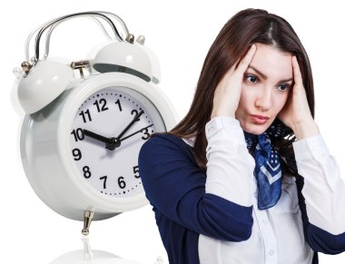 Kadın bir baş ağrısı ve çalar saat