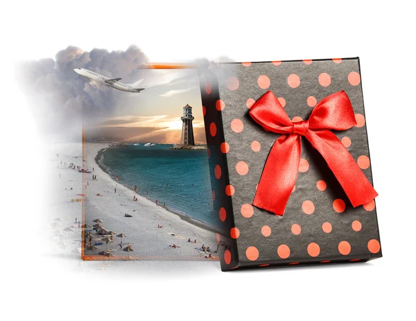 夏季海滩里面礼品盒 — 图库照片