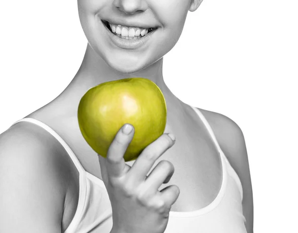 Mujer con dientes sanos y manzana verde — Foto de Stock