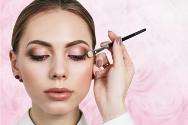 Uygulama göz farı makyaj sanatçısı