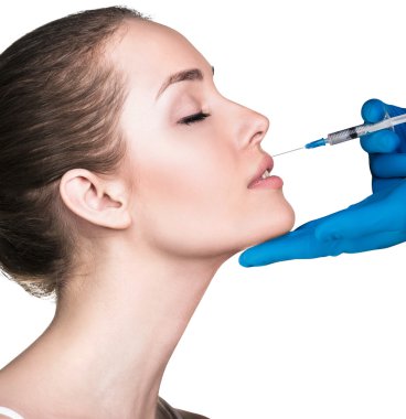 Güzel kadın bir enjeksiyon alır