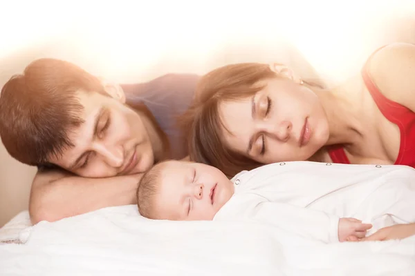 Sleeping baby with mom and dad, closeup — Stock Photo, Image