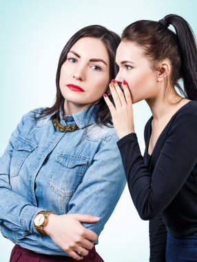 Genç kızların bazı gizli dedikodu