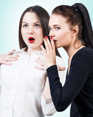 Genç kızların bazı gizli dedikodu