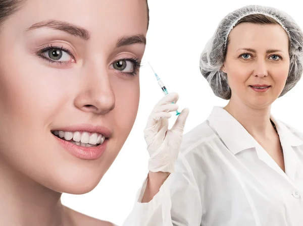 Krásná žena tvář poblíž lékaře s injekční stříkačkou — Stock fotografie