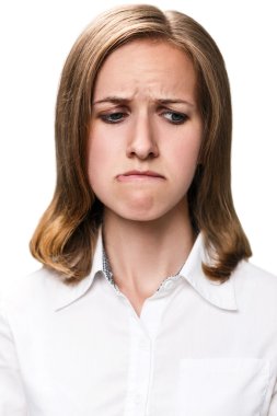 Genç kadının bir surat asmak ifade yapması