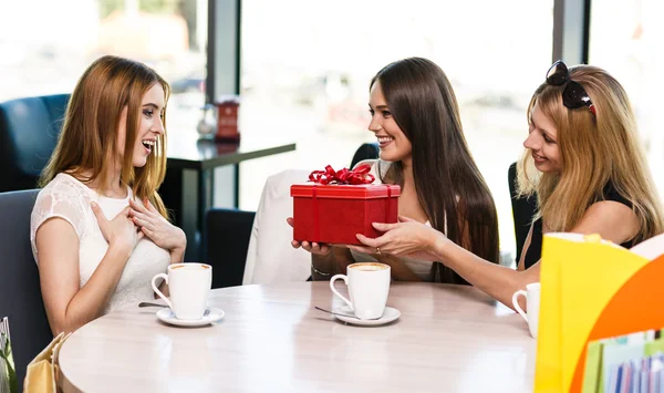 Amigos felizes — Fotografia de Stock