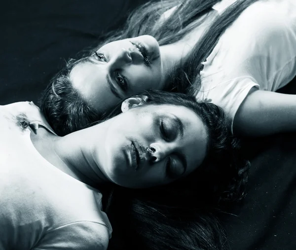 Two young women after domestic violence — Stock Photo, Image