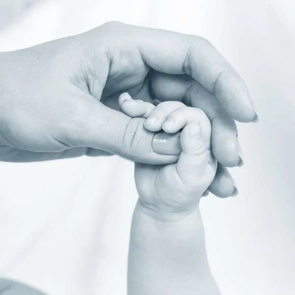 Cuidados com a Mãe — Fotografia de Stock