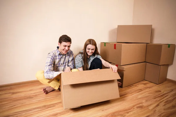 Young couple — Stock Photo, Image