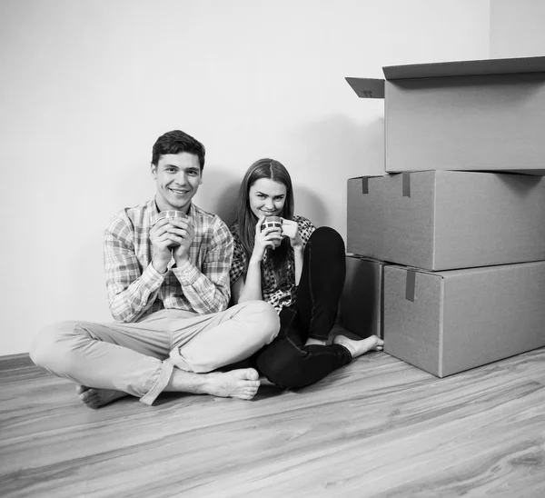 Pareja bebiendo té — Foto de Stock