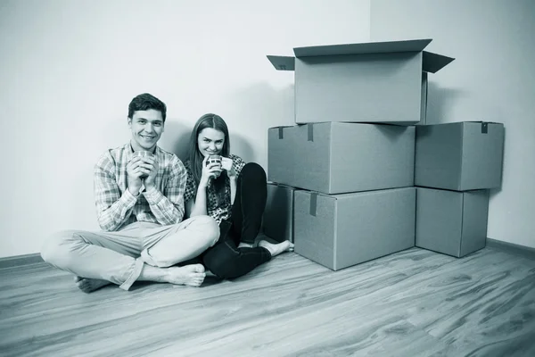 Pareja bebiendo té — Foto de Stock