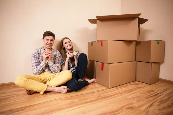 Pareja bebiendo té — Foto de Stock