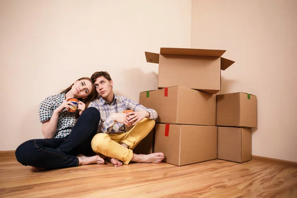 Pareja bebiendo té — Foto de Stock