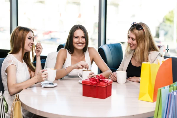 Mujeres felices —  Fotos de Stock