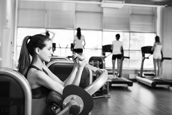 Young woman training — Stock Photo, Image