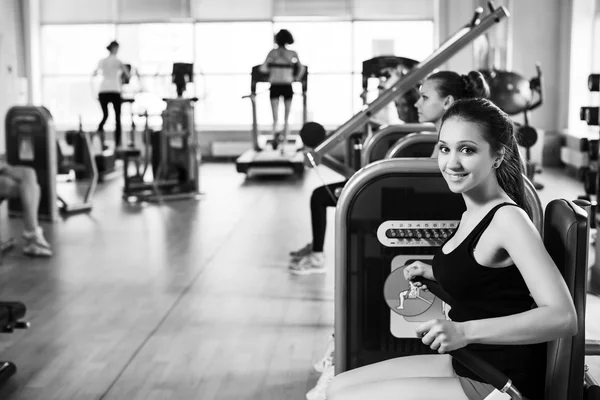 Young woman training — Stock Photo, Image