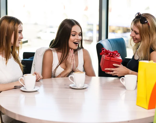 Amigos felizes — Fotografia de Stock